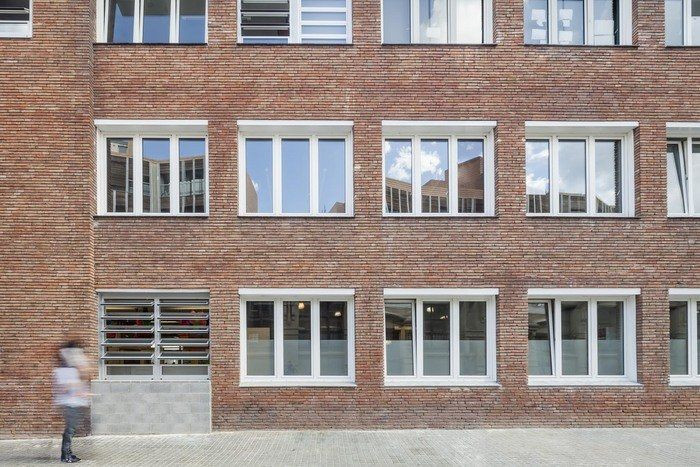 Škola v Barceloně od Harquitectes