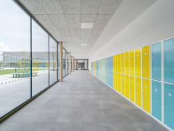 V Šeberově mají novou základní školu. Navrhlo ji studio ADR.