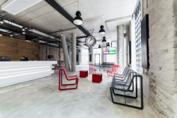 FIVE, QARTA architektura.