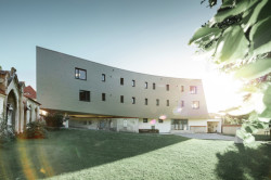 Architekti ze studia Nussmüller Architekten navrhli nové studentské koleje v rakouském Leobenu