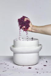 Keramická nádoba na kvašení zelí, design Karolína Vintrová, ruční výroba keramický mistr Karel Hanák