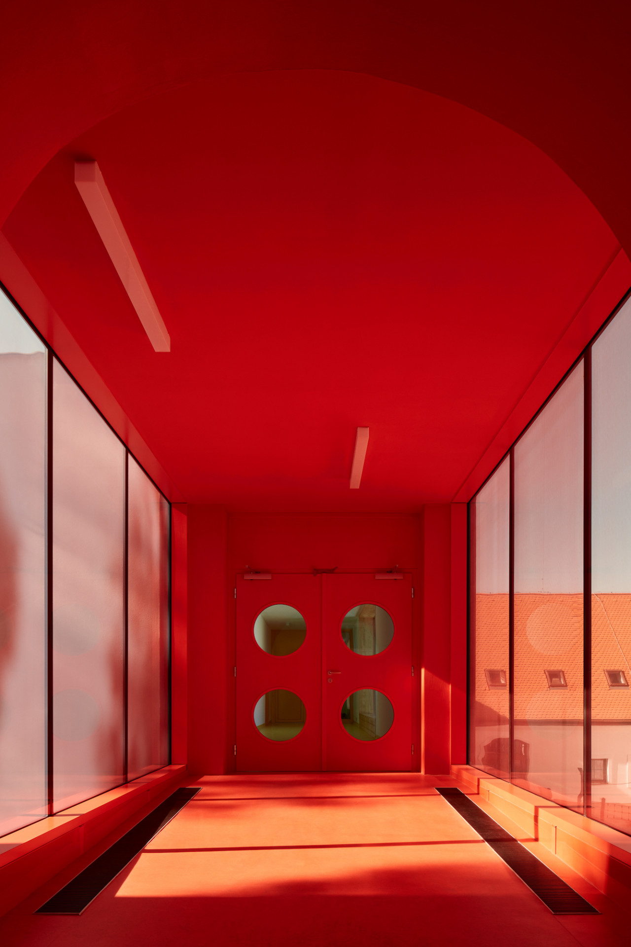 Rekonstrukce a rozšíření Základní školy Vřesovice, Public Atelier, studio FUUZE/ Jiří Markevič, Jaroslav Sedlák © BoysPlayNice