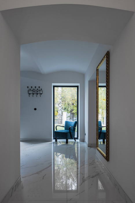 Zrekonstruovaná vila poblíž Prahy od Karnet architekti