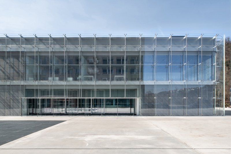 Přestavba menzy Koleje 17. listopadu na Fakultu humanitních studií UK v Praze od Kuba & Pilař architekti