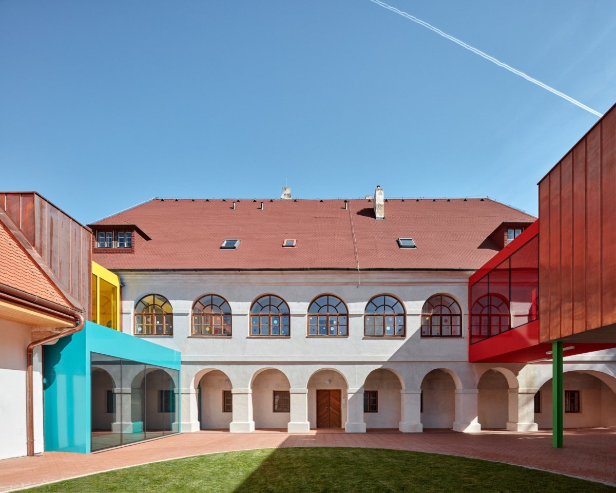 Rekonstrukce a rozšíření Základní školy Vřesovice, Public Atelier, studio FUUZE/ Jiří Markevič, Jaroslav Sedlák