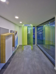 Tiny House ve výrobním závodu firmy Rigips navrhl student František Exner.