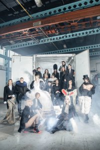 Ateliér designu oděvu a obuvi UMPRUM: Dress Code jako významný aspekt současného oděvního designu