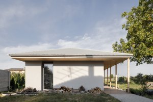 Rodinný dům od z pera architekta Tomáše Šeba a studia ROAR ve slovenské vesnici Palárikovo