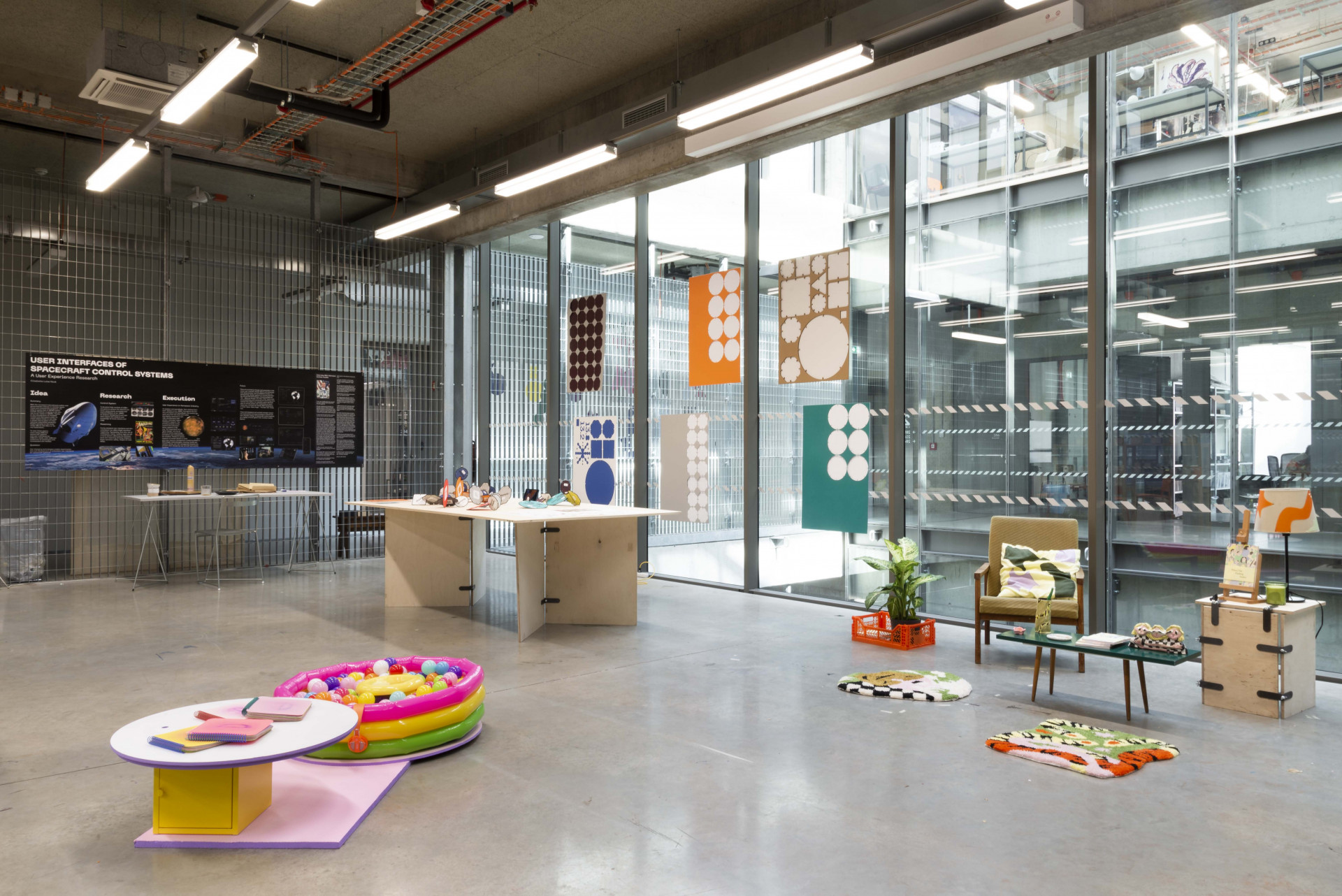 Probíhá výstava klauzurních, bakalářských a diplomových prací studentů UMPRUM