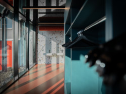 Mjölk architekti ve spolupráci s interiérovou designérkou Jitkou Třmínkovou navrhli jídelnu děčínské firmy RYKO.