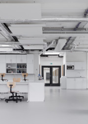 Pavilon IMPAKT MFF UK, majo architekti / Jan Jaroš, Štěpán Jablonský