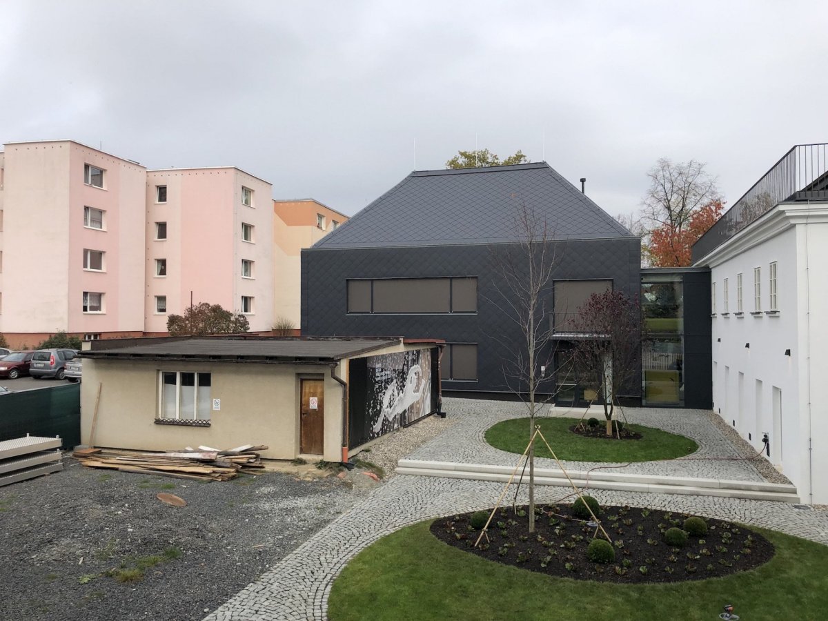 Sídlo firmy Lasvit v Novém Boru od architektonické kanceláře ov-a