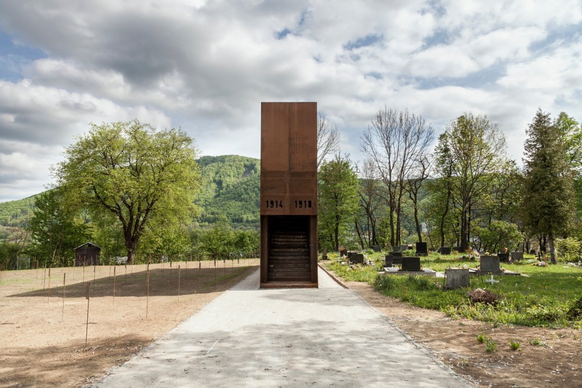 Monument Majer, N/A / Benjamín Brádňanský, Vít Halada, Maroš Greš