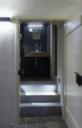 Úprava bývalé fary ve Chvalšinách na zařízení pro  pobyty osob s poruchami autistického spektra, toaleta, 4DS