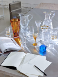 Jan Plecháč představuje výběr svých oblíbených děl tradiční karlovarské sklárny Moser