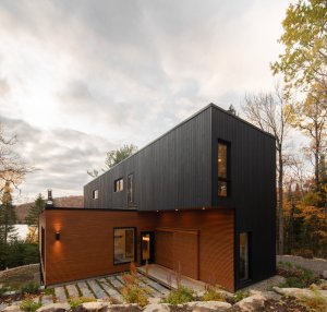 Víkendový dům z prefabrikovaných modulů, Figurr Architects Colective