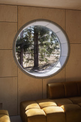 Detail kulatého okna (Rekonstrukce chalupy Borová Lada; Studio Plyš)