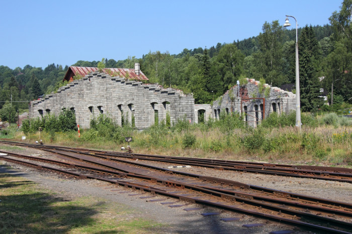 Rekonstrukce lokomotivní výtopny Kořenov, stav před rekonstrukcí, ALEJ