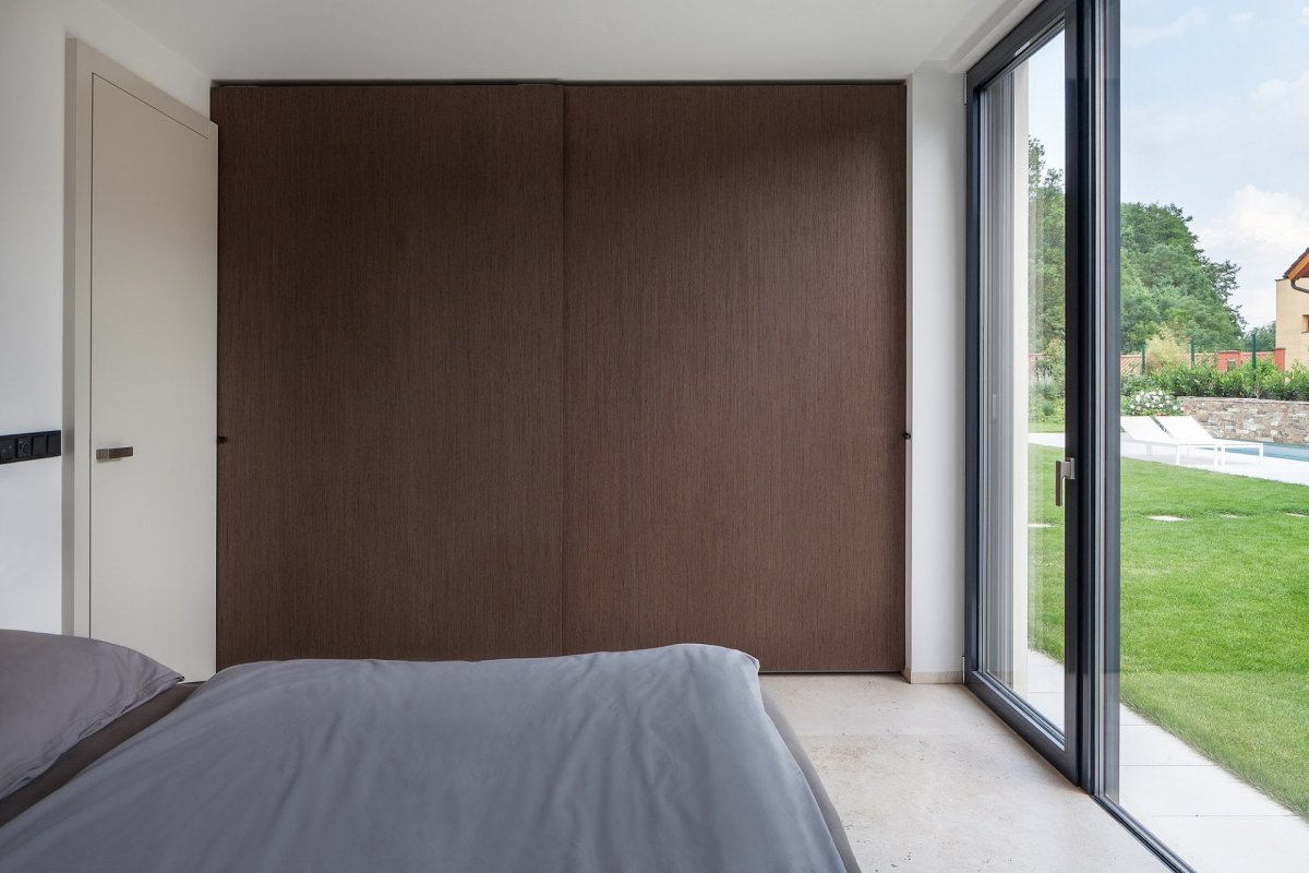 Vila v Petrovicích, dveřní a okenní kování MINIMAL, Labor 13,