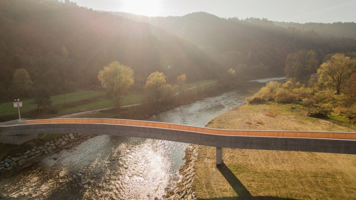 Pešia a cyklistická lávka SK_PL, zerozero