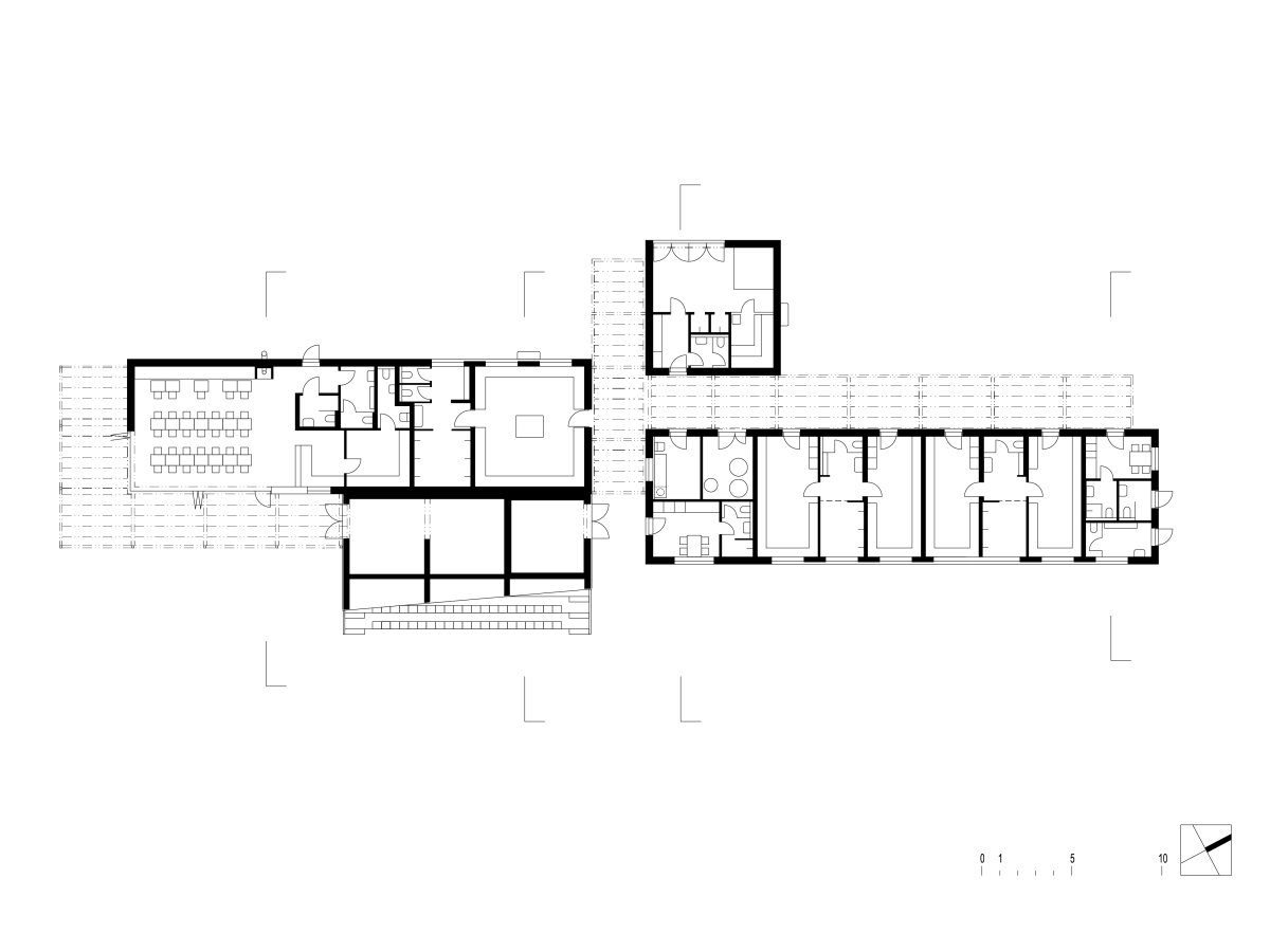 Půdorys 1 NP (Sportovní areál SK Planá, PROAM ARCHITEKTI)