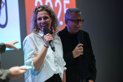 Česká komora architektů s českou sklářskou značkou Bomma vyhlašují soutěž o podobu trofeje pro oceněné v rámci České ceny za architekturu.