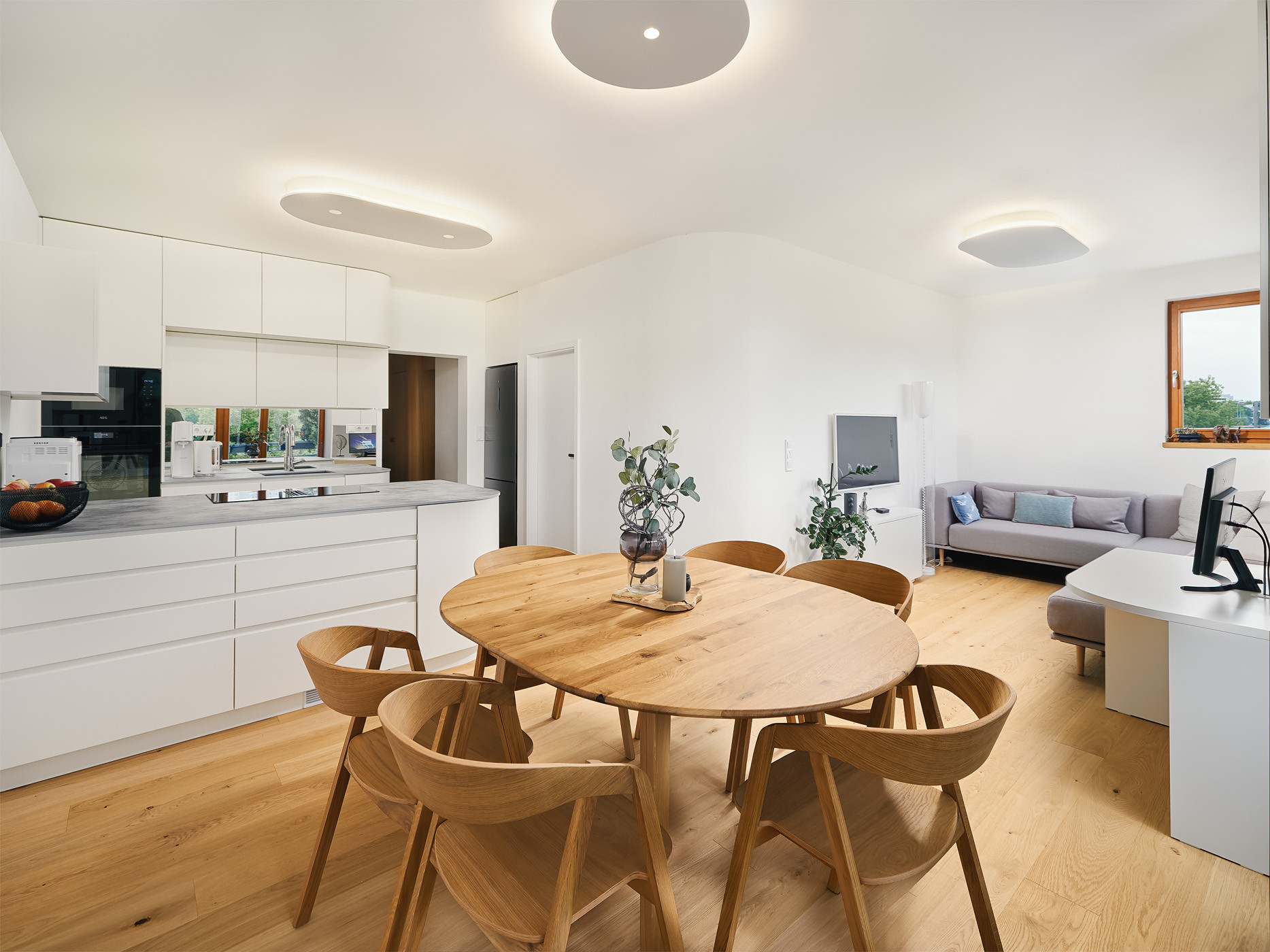 Byt s velkorysou dispozicí 4+kk v Hostivaři si koupila mladá rodina. (Byt v Hostivaři, Michaela Socha)