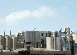 La Fábrica – sídlo architektonického ateliéru a rezidence španělského architekta a urbanisty Ricarda Bofilla