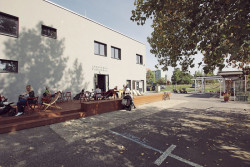 Plechárna, edit!, Praha 14, Foto