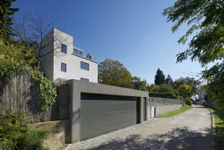 Ťoupalíkova vila, Studio Hangár