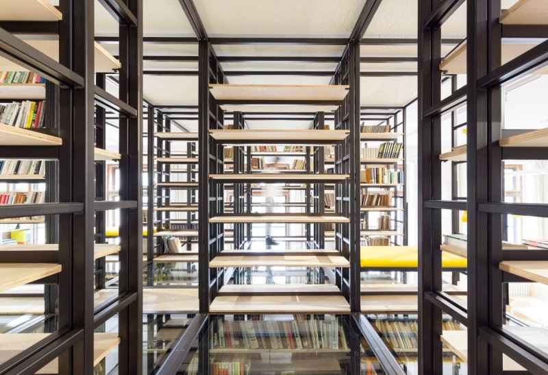 Knihovna pro gymnázium Třeboň, Ateliér 111 architekti