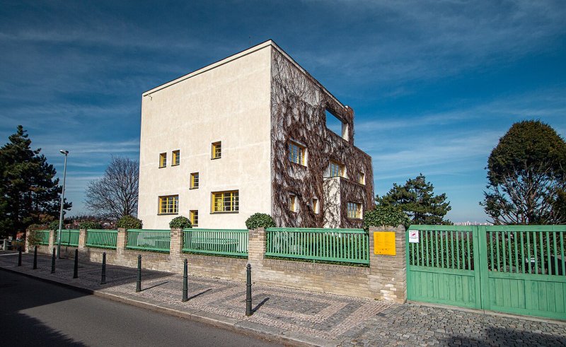 Müllerova vila, Adolf Loos, Karel Lhota, 1928-1930