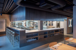 Otevřená kuchyně v restauraci 
(Alma, 
Neuhäusl Hunal)