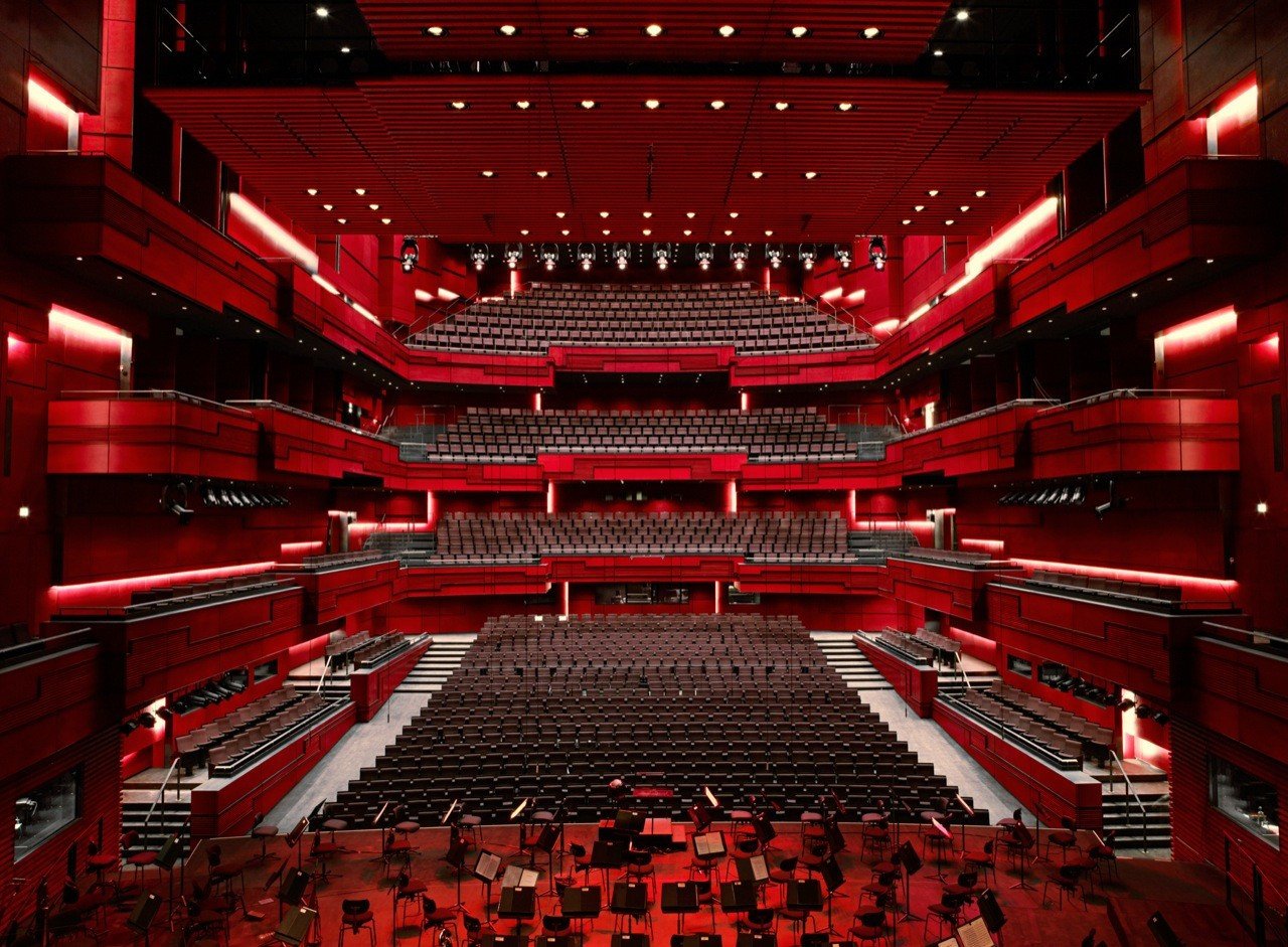 Návrh Vltavské filharmonie zpracuje 20 architektonických týmů z 11 zemí světa. Mezi nimi jsou i Henning Larsen Architects, kteří navrhli koncertní síň Harpa v Reykjavíku