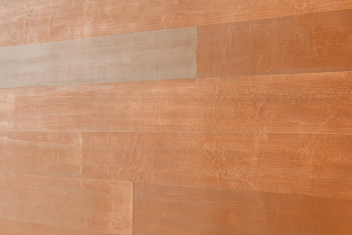 Při stavbě bytového domu Bydlení Nad Přehradou využili architekti technologii imitace dřeva StoWood Decor.