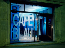 Café Blau, Atelier RAW - zdroj foto