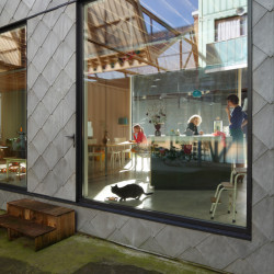 Přestavba industriální budovy na rodinný dům v Gentu, NU architectuuratelier