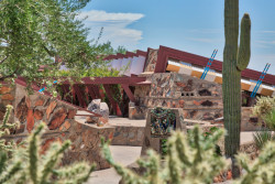 Snímky amerického fotografa Andrewa Pielage, který dokumentuje stavby F.L. Wrighta, jsou k vidění ve Winternitzově vile.