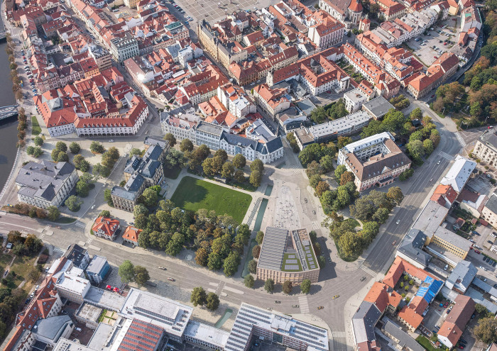 Vizualizace exteriéru – nadhled (Nová budova AJG v Českých Budějovicích; Chalupa architekti a partneři)