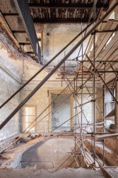 V kaštělu Jelšava si pronajali jedno z nevyužívaných křídel a ve spolupráci s architekty zde vybudovali netradiční ubytování.