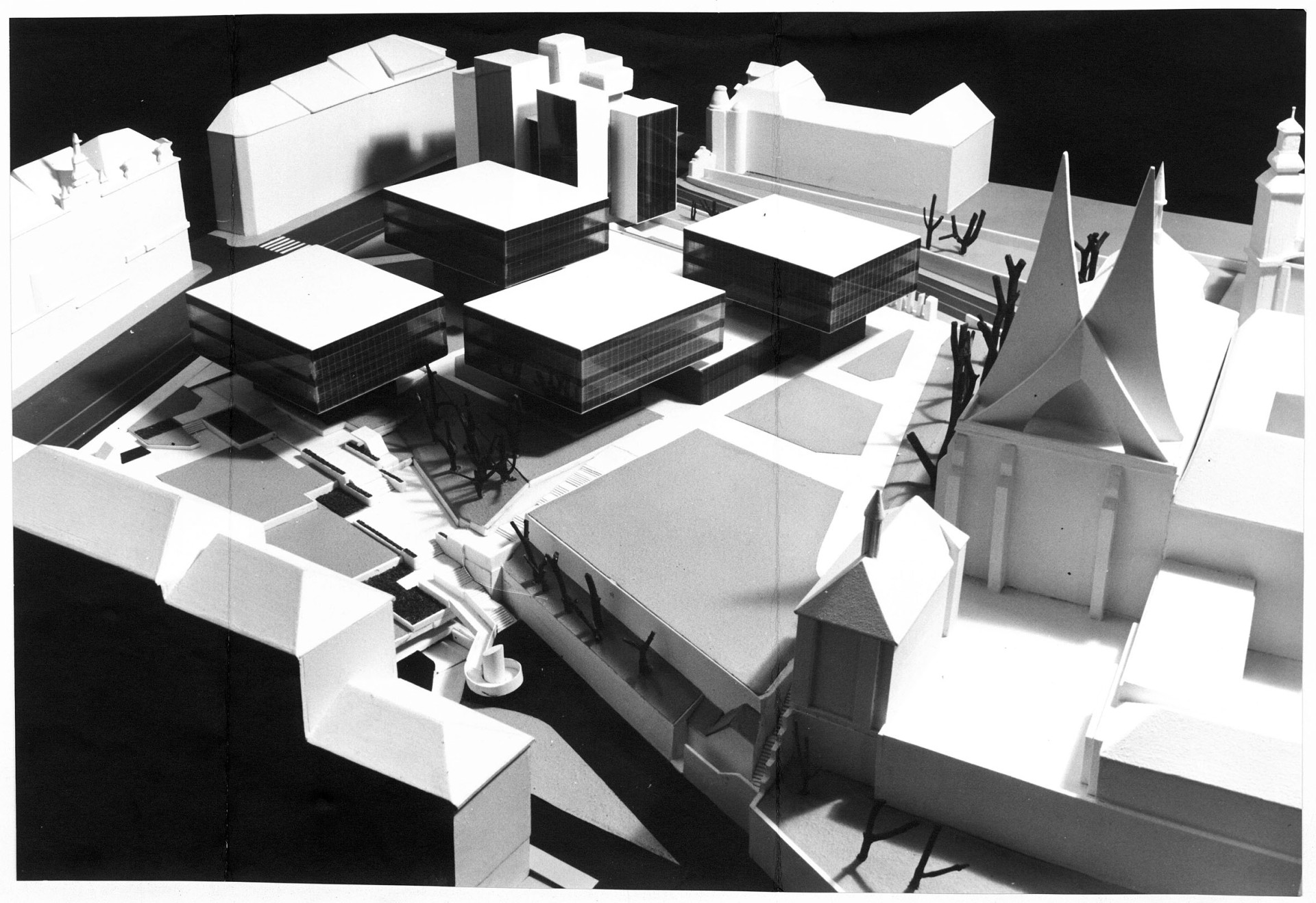 Původně naplánované objekty D a E nikdy nevznikly. 