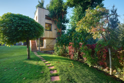 Dřevěný výměnek na Praze 4 od studia PRAJAGA