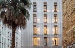 Dočasný bytový dům v Barceloně, Straddle3 + Eulia Arkitektura + Yaiza Terré