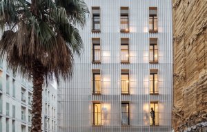 Dočasný bytový dům v Barceloně, Straddle3 + Eulia Arkitektura + Yaiza Terré