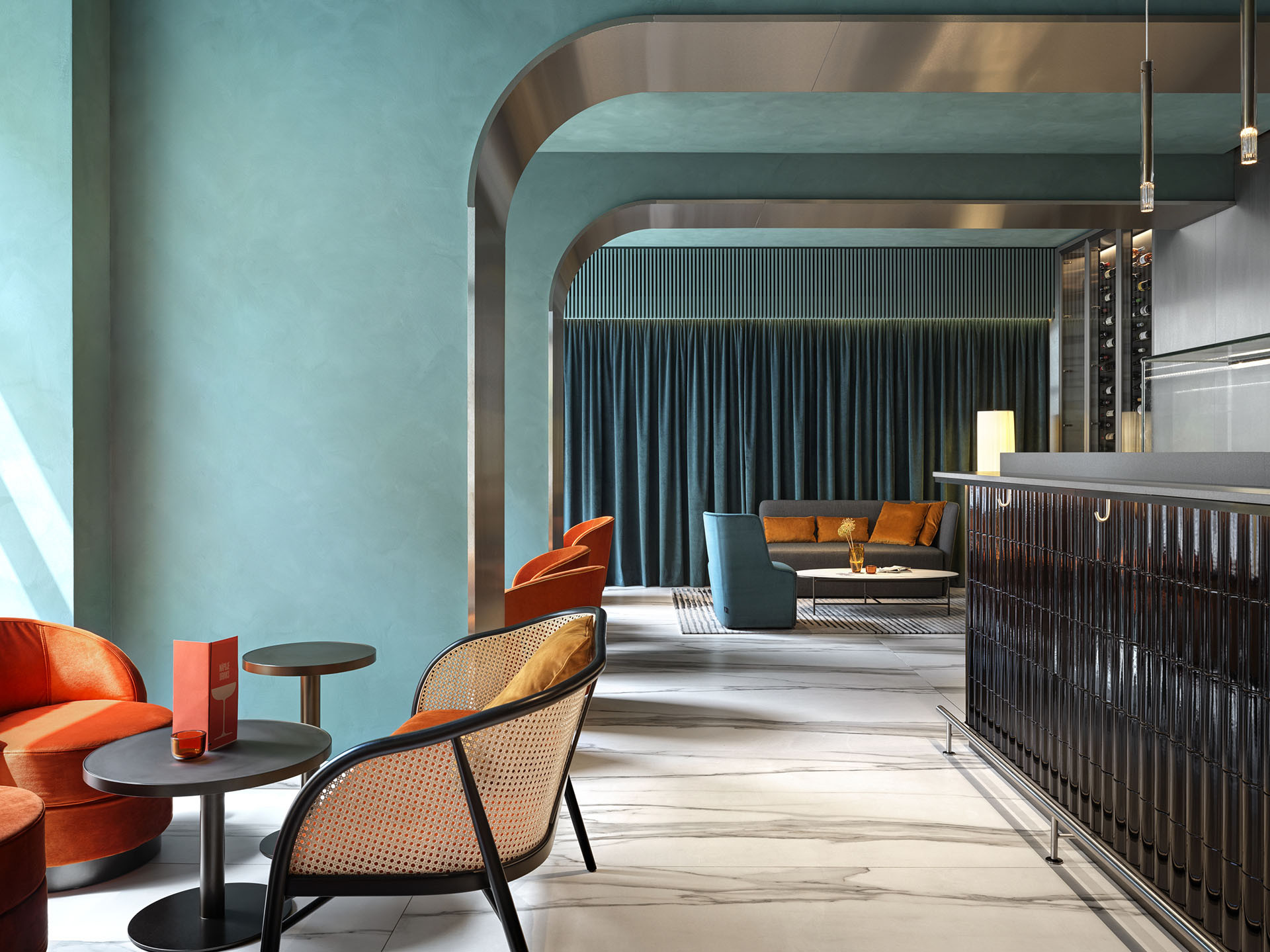 Ateliér R21 Architects a studio Matteo Thun & Partners zrekonstruovali palác na Senovážném náměstí. Nově slouží jako nadstandartní hotel.