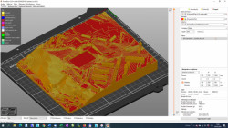 Terén okolí po zpracování (tzv. slicování), kdy lze model prohlížet po jednotlivých vrstvách