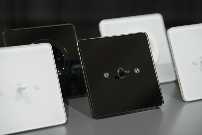 Vypínače a zásuvky NEXA QUADRO od firmy OBZOR