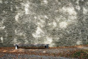 Obnovou prošel i barokní kamenný most. (SOA architekti, ateliér KONCEPT, Park historie v Aši)