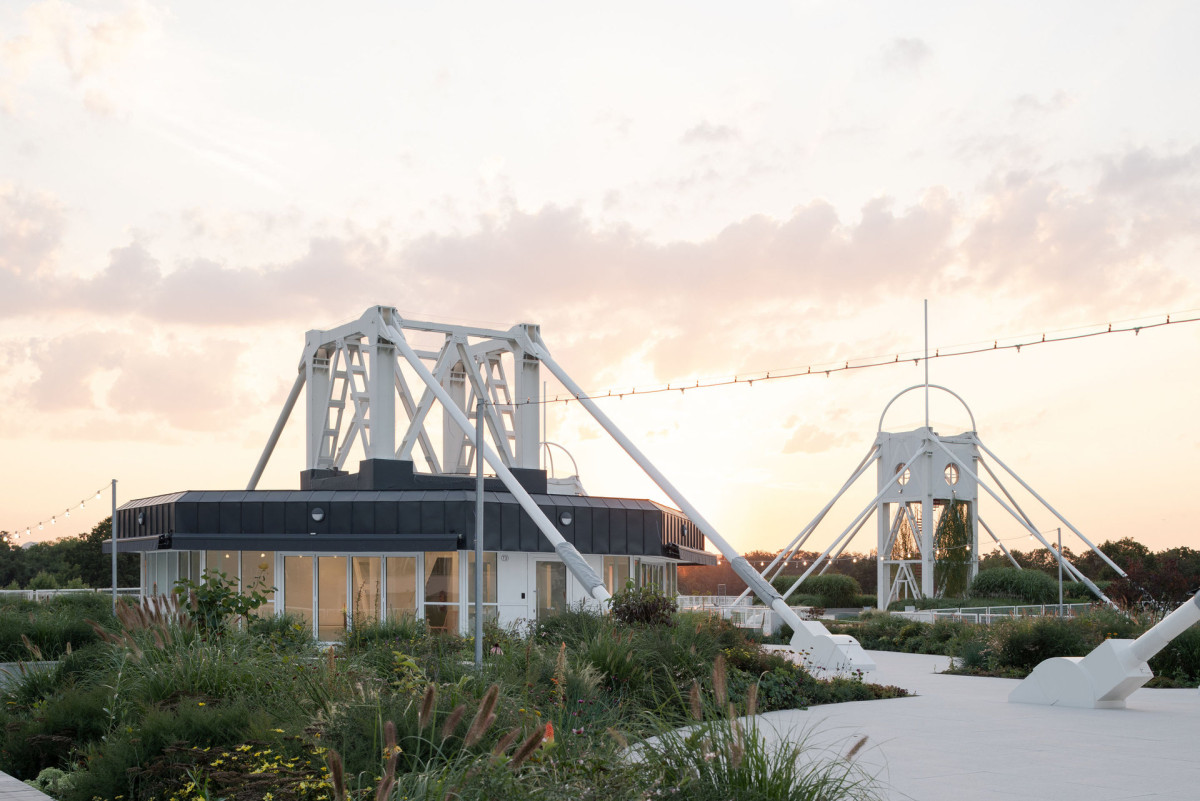 Terasy Křižíkových pavilonů (Rekonstrukce teras Křižíkových pavilonů; SOA architekti)