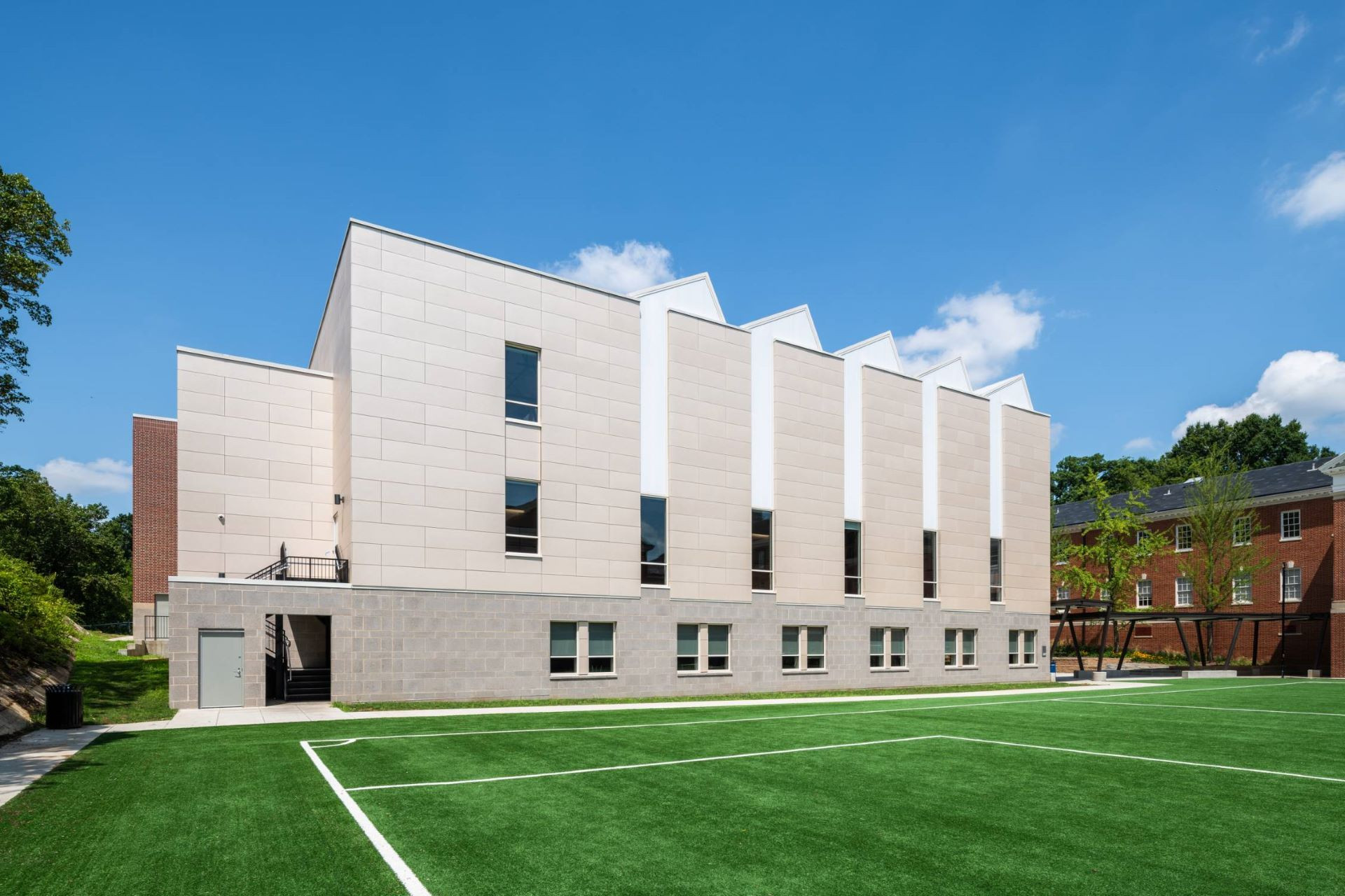 Swisspearl Reflex na DC Internacional school ve Washingtonu.